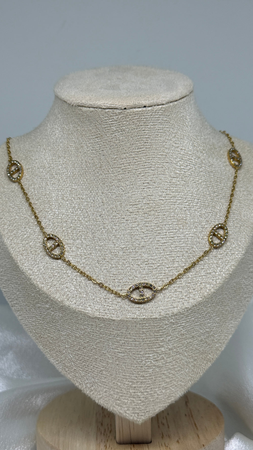 collier Mady