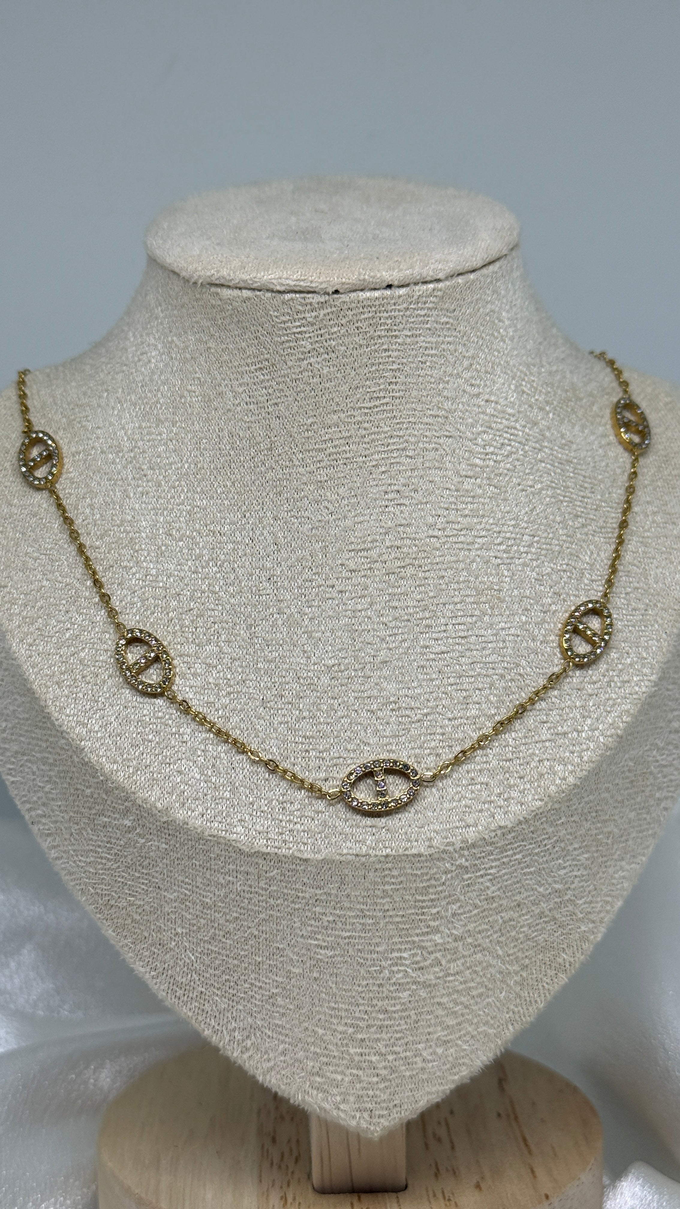 collier Mady