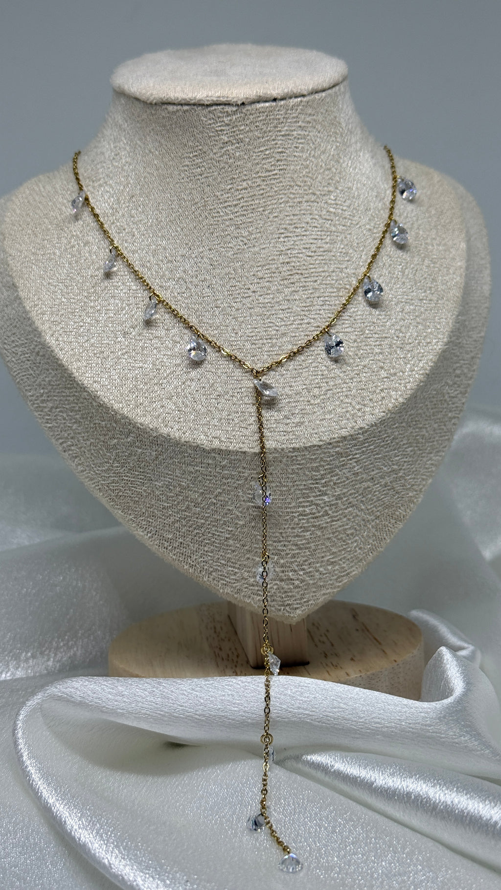 collier Mira