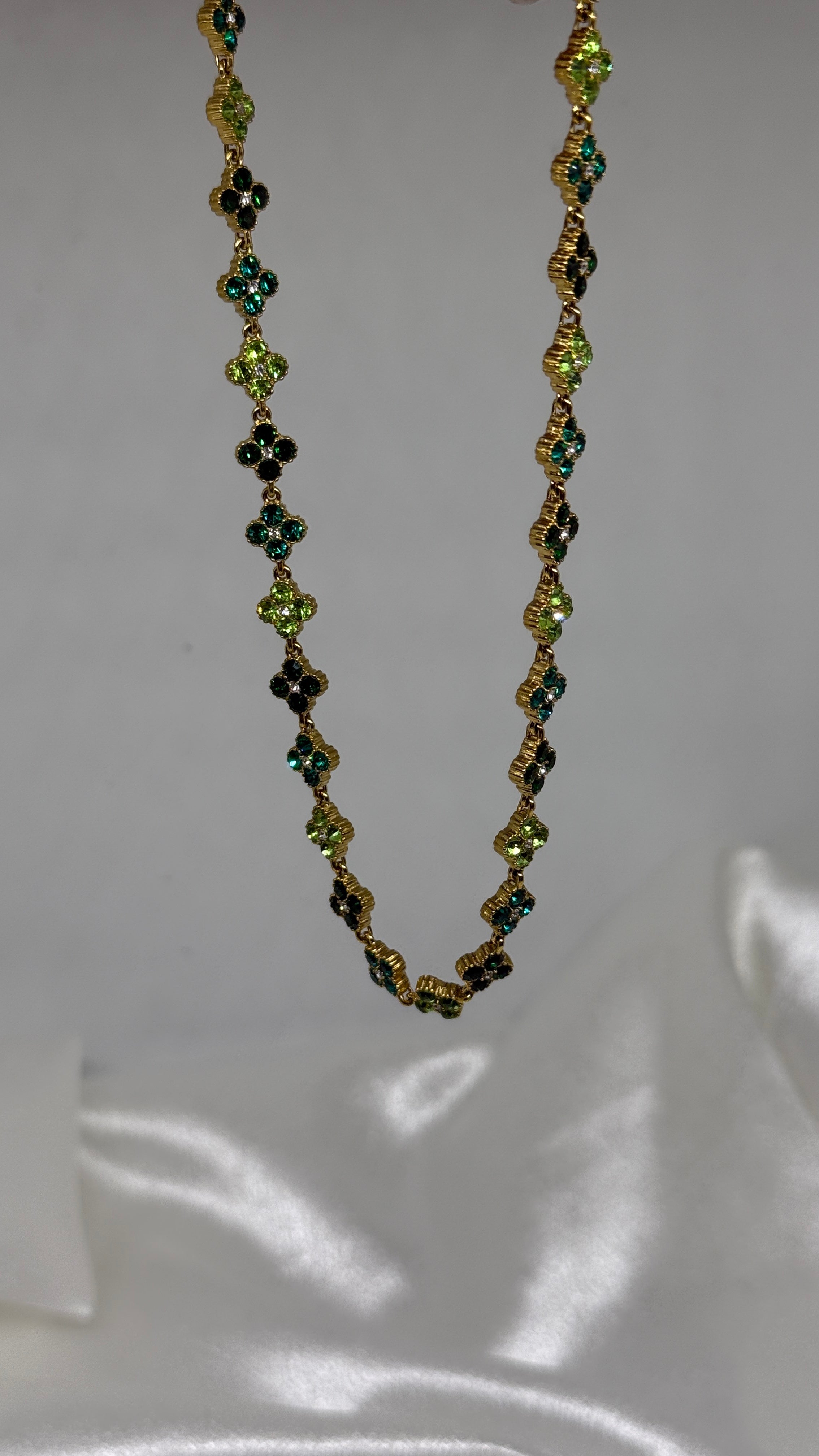 Collier Maya
