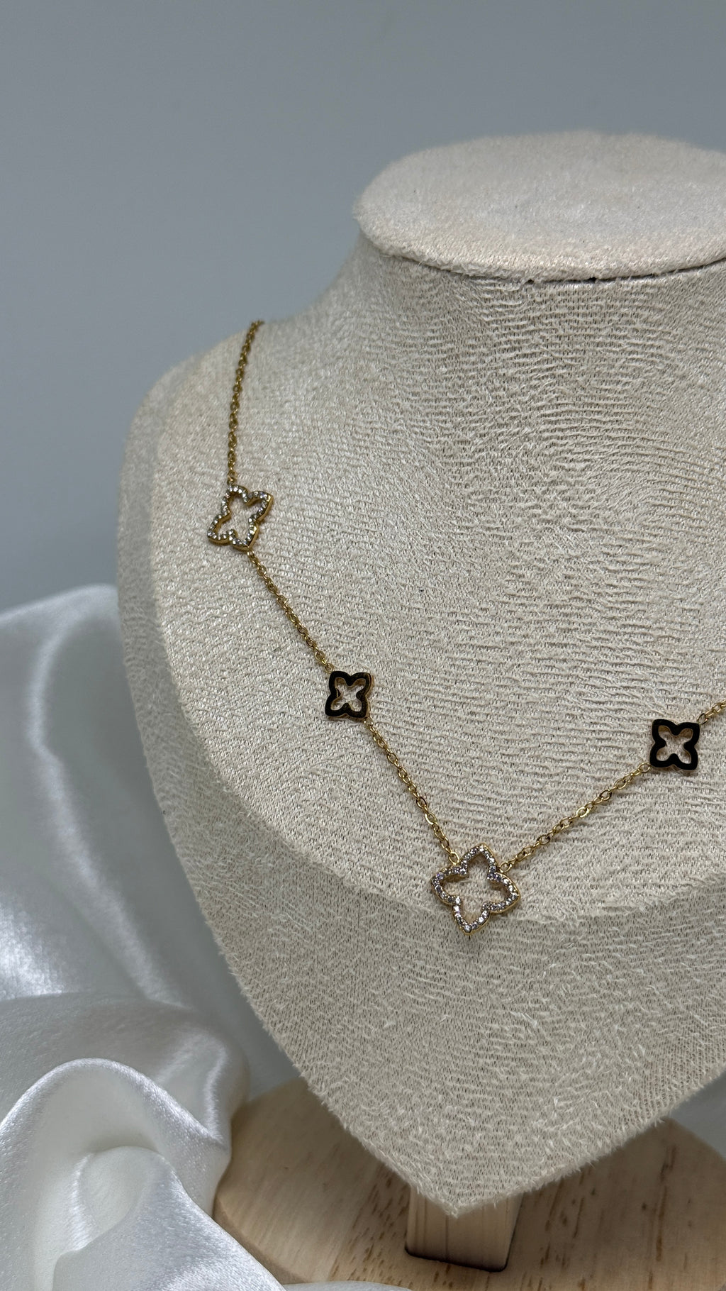 collier Shanna
