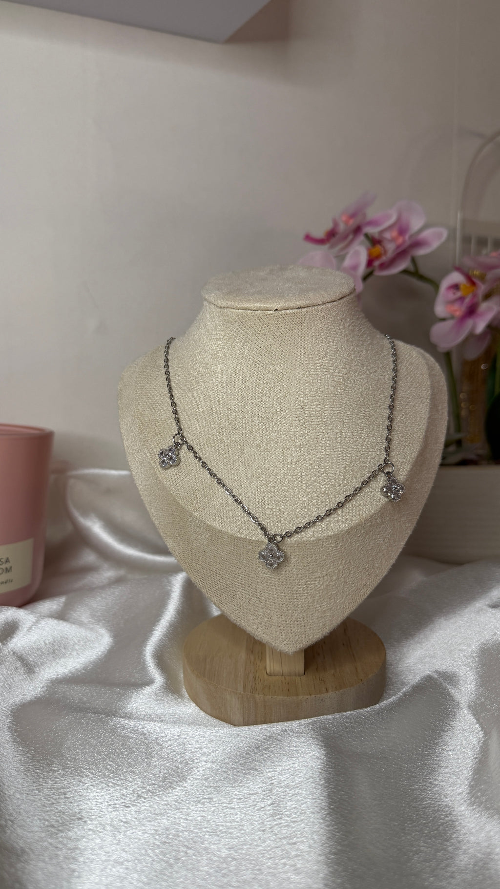 Collier Maely